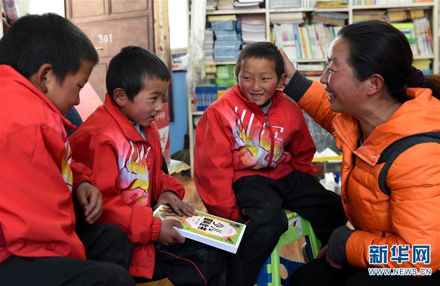 云南德欽藏族三胞胎兄弟的生活與夢(mèng)想