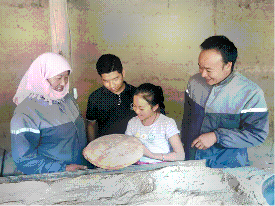 1598403052657337.gif image002.gif