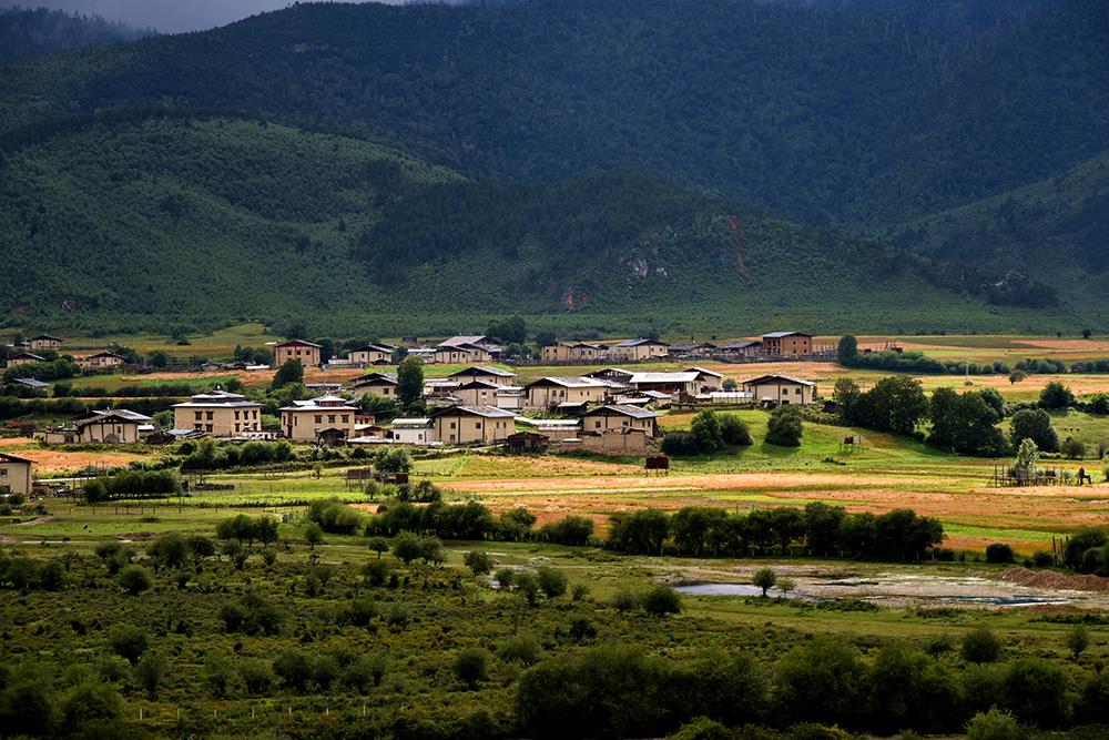 1559118560363276.jpg 藏族村寨。張國華 攝DSC_3271_.jpg