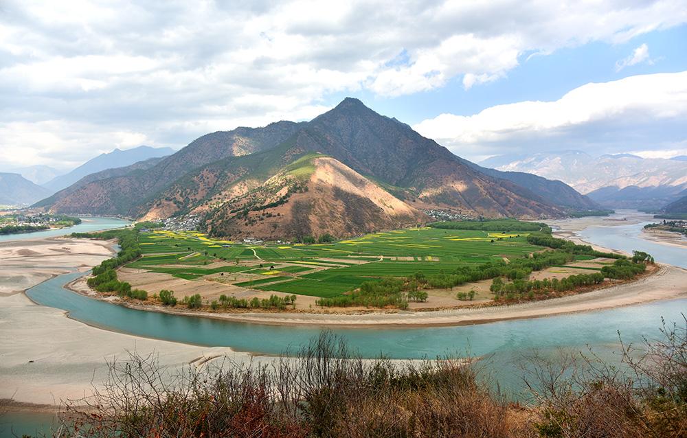 1559118677280439.jpg 長江第一灣。張國華 攝DSC_8433_.jpg